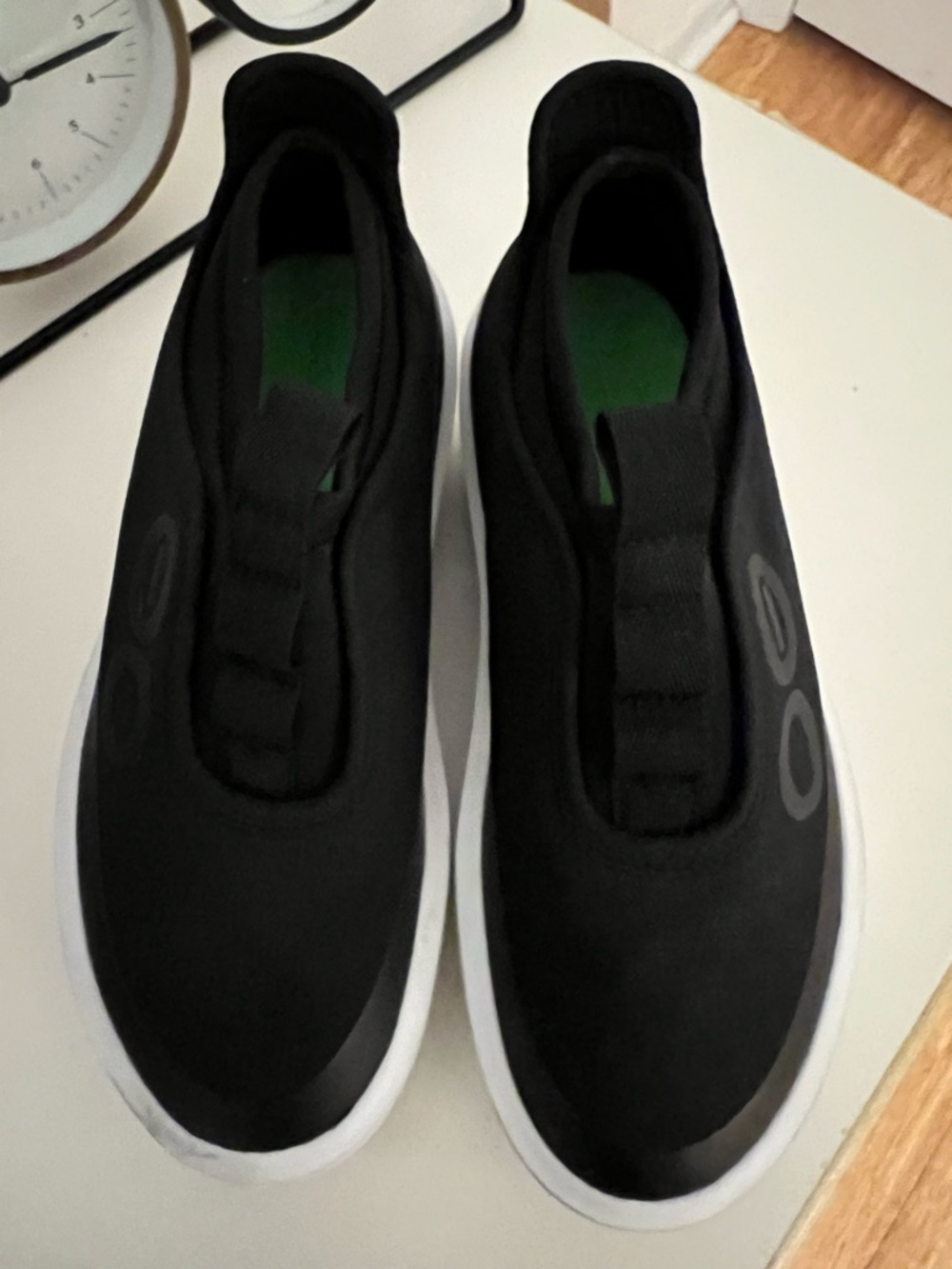 Oofos New Sample OOFOS OOmg Sport LS recovery shoes in black - Picture 9 of 10